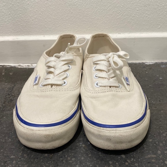 Vans Shoes - Vans Style 44 Authentics